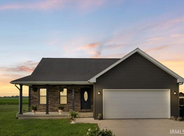1587 E Kelley Road, Frankfort, IN 46041