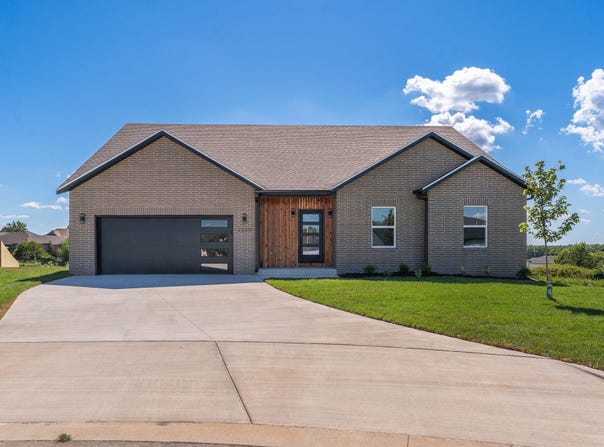 2220 W Braxton Court, Ozark, MO 65721