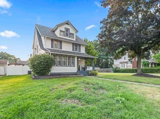 506 Oak Knoll Avenue SE, Warren, OH 44483
