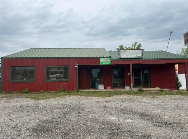 2302 Commercial  ST, Ozark, AR 72949