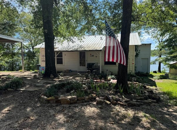 177 Lakeview Lane, TIMPSON, TX 75975