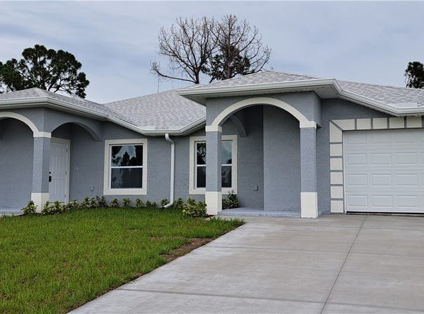 4636 Golfview Boulevard, Lehigh Acres, FL 33973