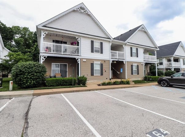 164 Brandy Mill Circle, High Ridge, MO 63049