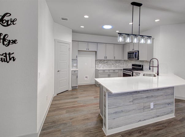 228 Tequilana PASS, Leander, TX 78641