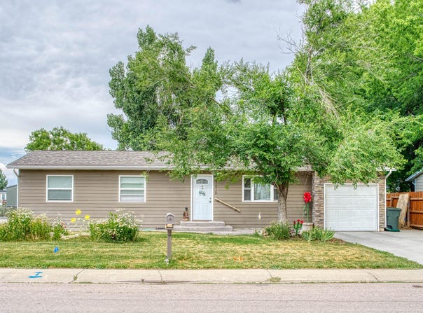 1616 Cimarron Dr -, Gillette, WY 82716