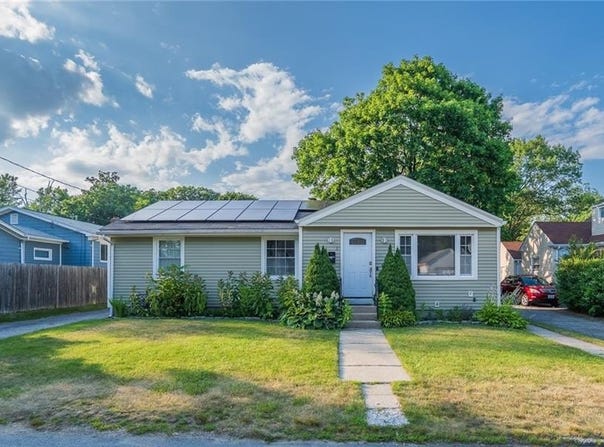3 Luther Street, Johnston, RI 02919