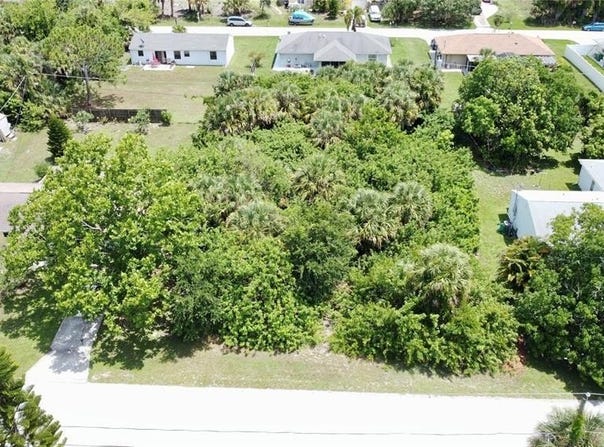 18311 VAN NUYS CIRCLE, PORT CHARLOTTE, FL 33948