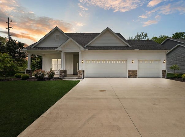 4340 E McKenna Lane, Port Clinton, OH 43452-2809