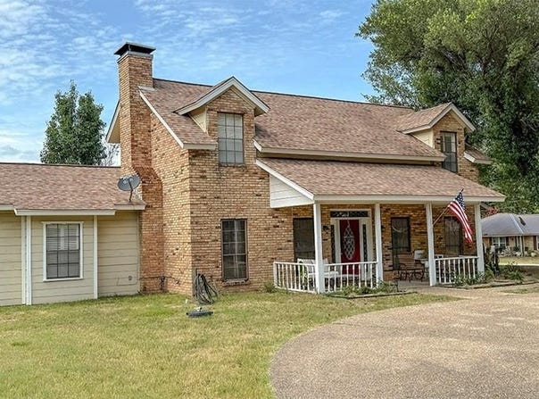 2382 Crystal Dr, Athens, TX 75752