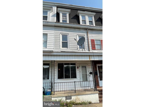 807 MARKET Street, ASHLAND, PA 17921