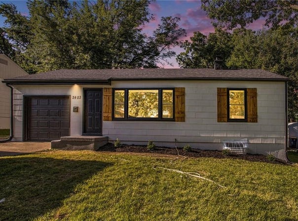2403 NE 60th Street, Gladstone, MO 64118
