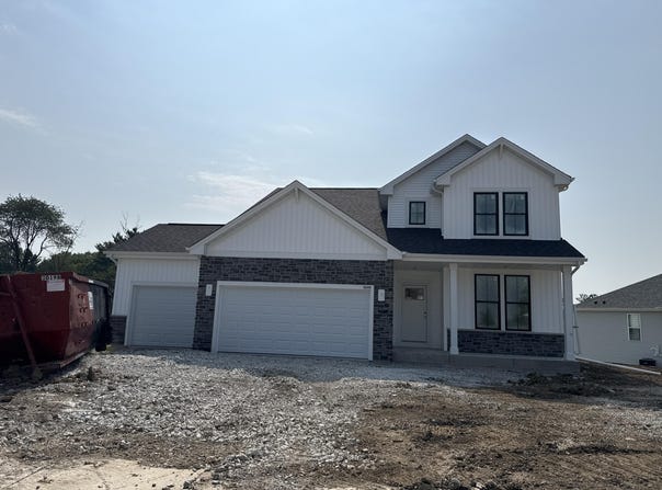 9546 S Bergamont Dr, Franklin, WI 53132