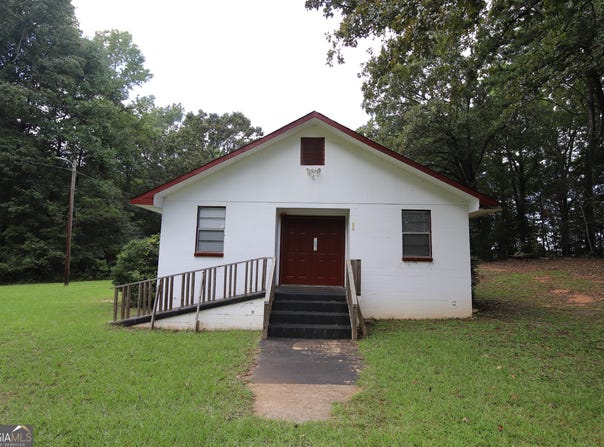 352 Old Hutchinson Mill, Lagrange, GA 30240
