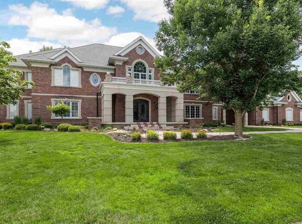 2610 Diamondwood Dr, CedarRapids, IA 52403