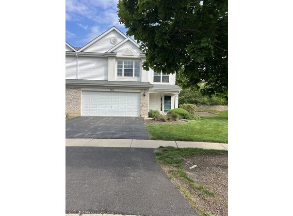 460 Lancaster Drive, Pingree Grove, IL 60140