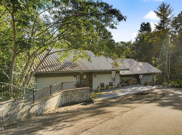 549 Johnson Lane, Gatlinburg, TN 37738