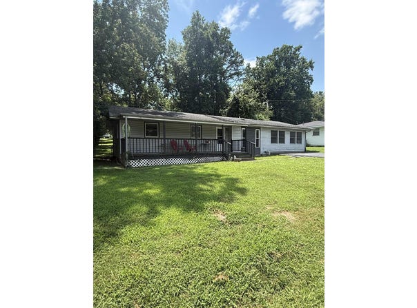 112 South Street, Crane, MO 65633