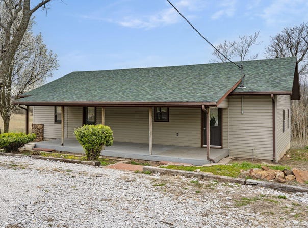 769 E Dade 172, Everton, MO 65646