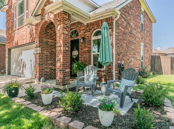 5463 Pecan Creek Circle, Fort Worth, TX 76244