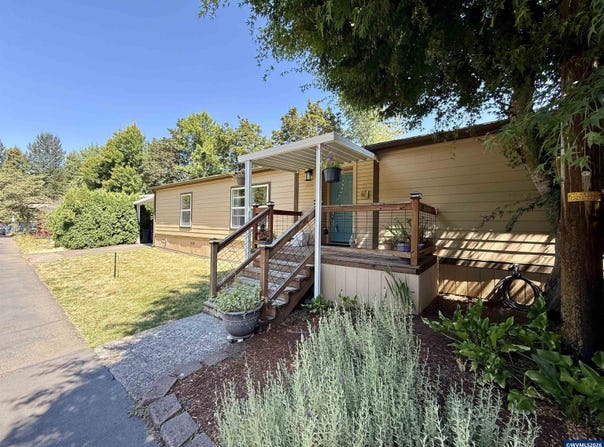 1555 Fern Ridge Rd SE, Stayton, OR 97383