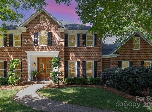 905 Mangionne Drive, Matthews, NC 28105