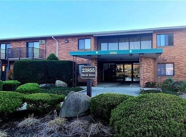 23855 David Drive unit: 105, North Olmsted, OH 44070