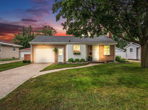 1734 Den Hertog Street SW, Wyoming, MI 49519