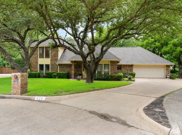 121 Nicklaus Nook, Lancaster, TX 75146