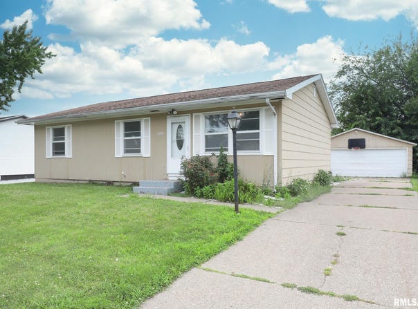1310 CALVIN Street, Davenport, IA 52804