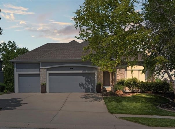 19004 W 98TH Terrace, Lenexa, KS 66220