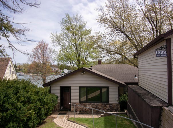 12101 216th Ave, Bristol, WI 53104
