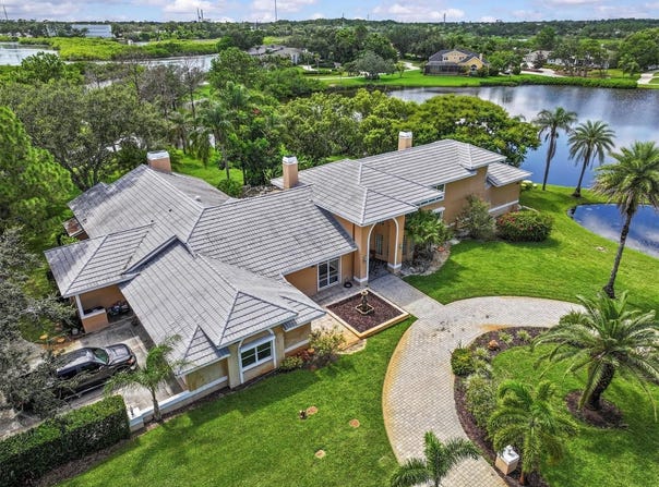 1520 JADE LANE, TARPON SPRINGS, FL 34689