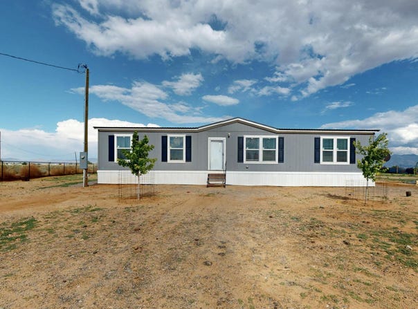 8 LILA Road, Los Lunas, NM 87031