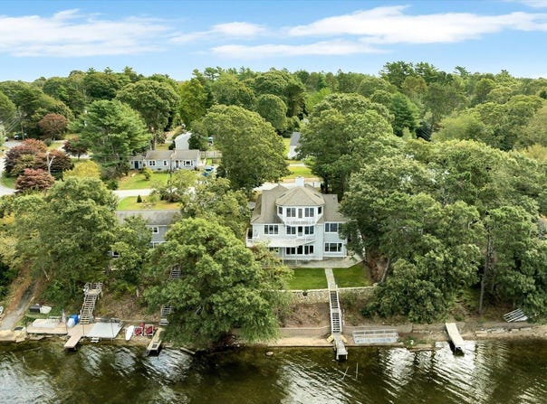 90 Lakewood Drive, Mashpee, MA 02649