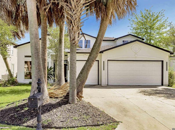 6210 Royal Palm Ct, Gonzales, LA 70737