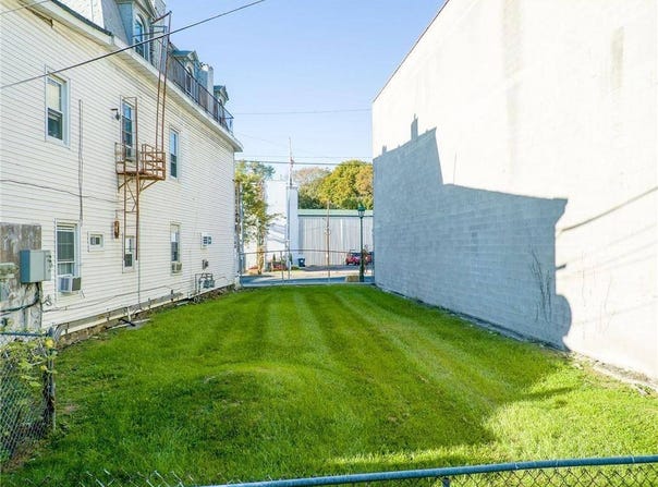 69 Main St, Walden, NY 12586