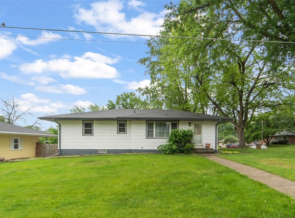 530 Stuart Street, Carlisle, IA 50047