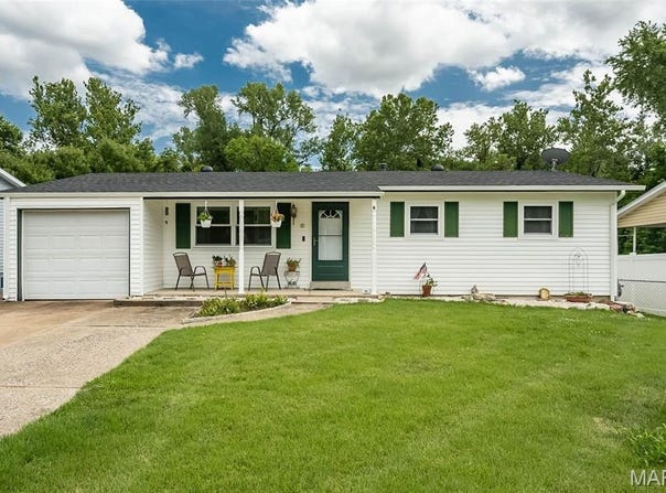 6 Fern Drive, St Charles, MO 63304