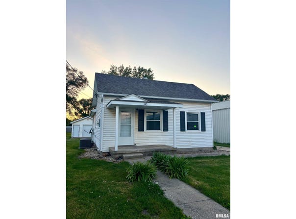 123 N OAK Street, Williamsfield, IL 61489