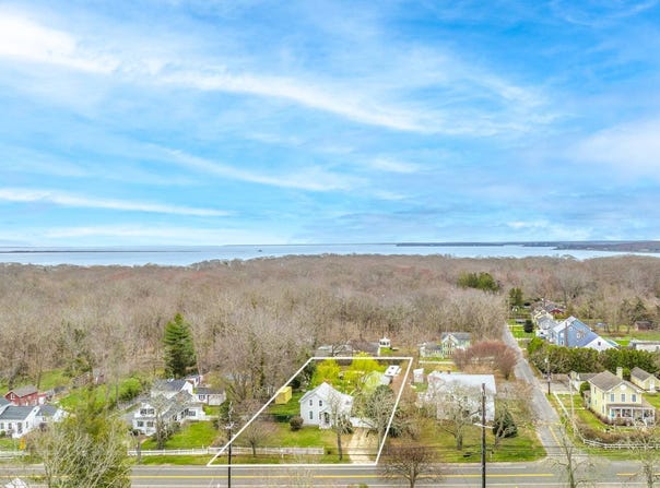 8300 Main Road, East Marion, NY 11939