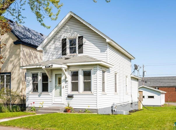 2418 W 2nd St, Duluth, MN 55806
