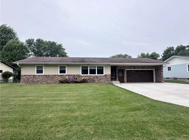 2532 Frostwoods Street, Eau Claire, WI 54703