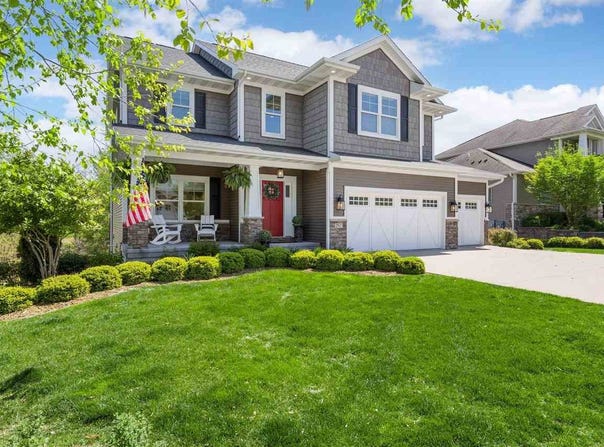 2947 High Bluff Dr, Coralville, IA 52241