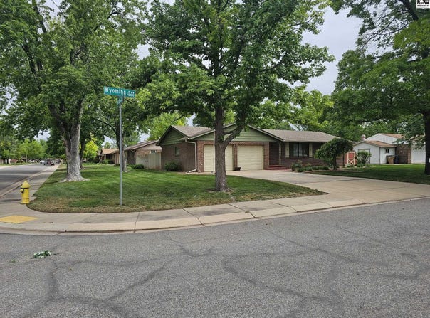 1006 Wyoming Ave, Hutchinson, KS 67502