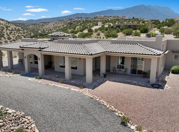 84 Camino Redondo, Placitas, NM 87043