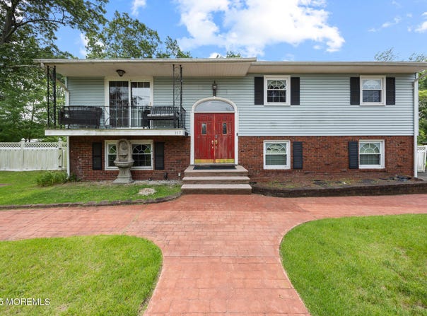 117 Greymoor Road, Howell, NJ 07731