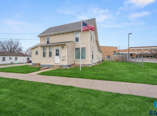 1600 W 9th St, Sioux Falls, SD 57104-3304