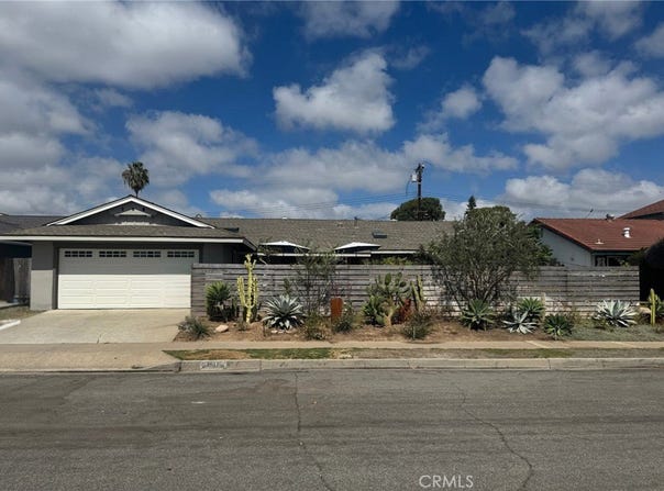 2817 La Salle, Costa Mesa, CA 92626