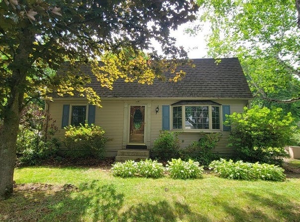45 Glendale Road, Northampton, MA 01062