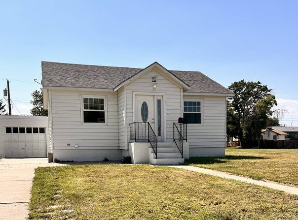 1120 Potash Ave, Alliance, NE 69301
